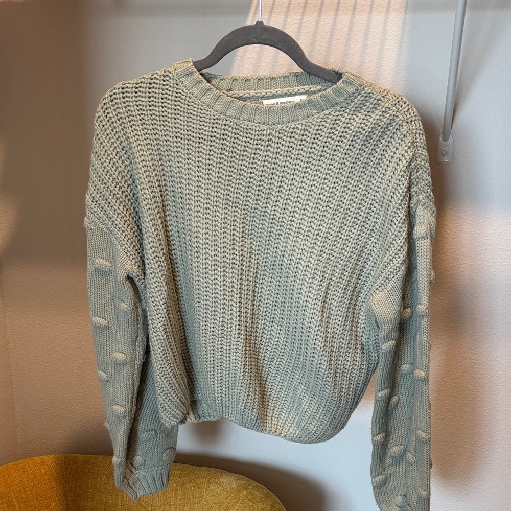 moon & madison Textured Knit Sweater in Soft Green